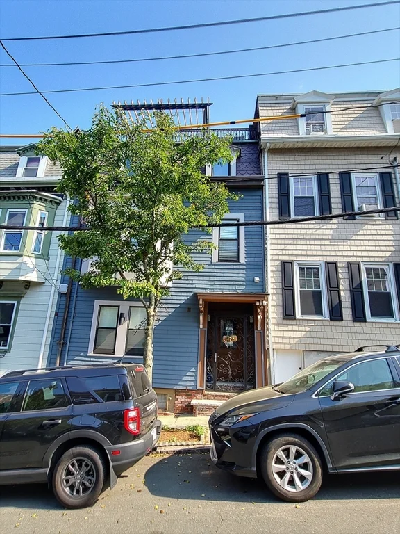 6 bed, 3 bath apartment for rent at 54 Telegraph, South Boston — photo 10 of 15