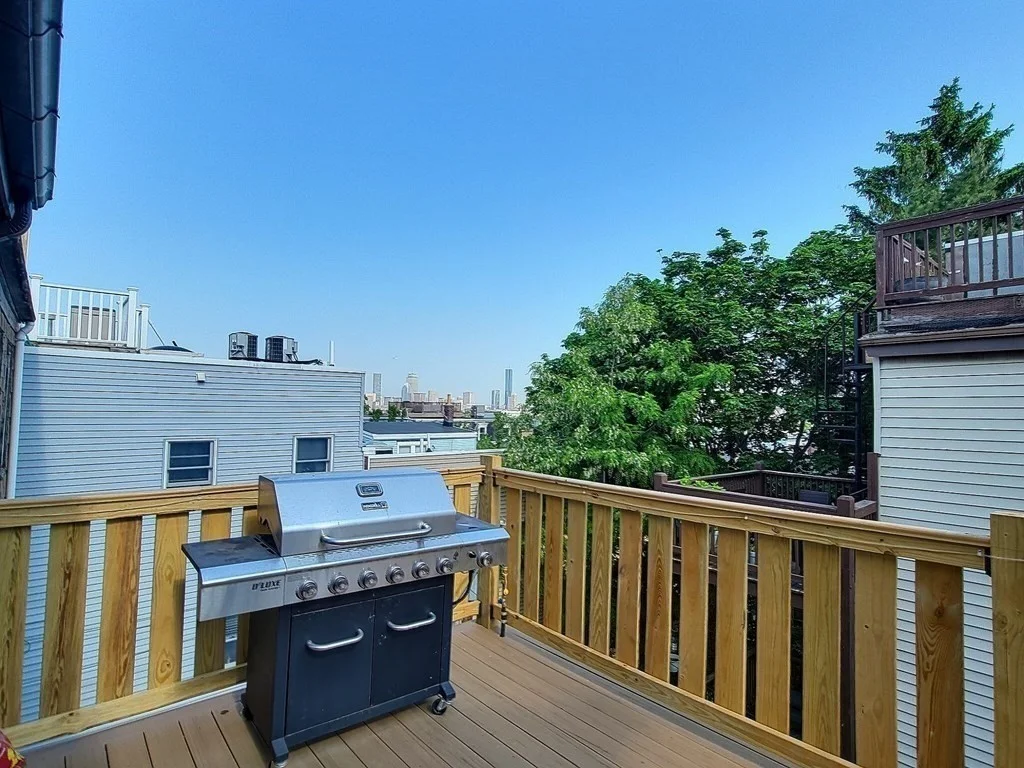 5 bed, 3.5 bath apartment for rent at 54 Telegraph St Unit 1, South Boston — photo 8 of 9
