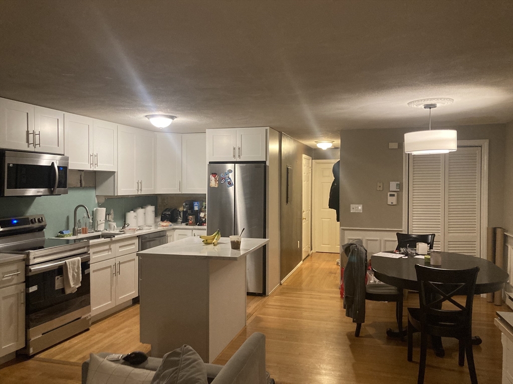 1 bed, 1 bath apartment for rent at 54 Temple Unit 1, Beacon Hill — photo 3 of 10