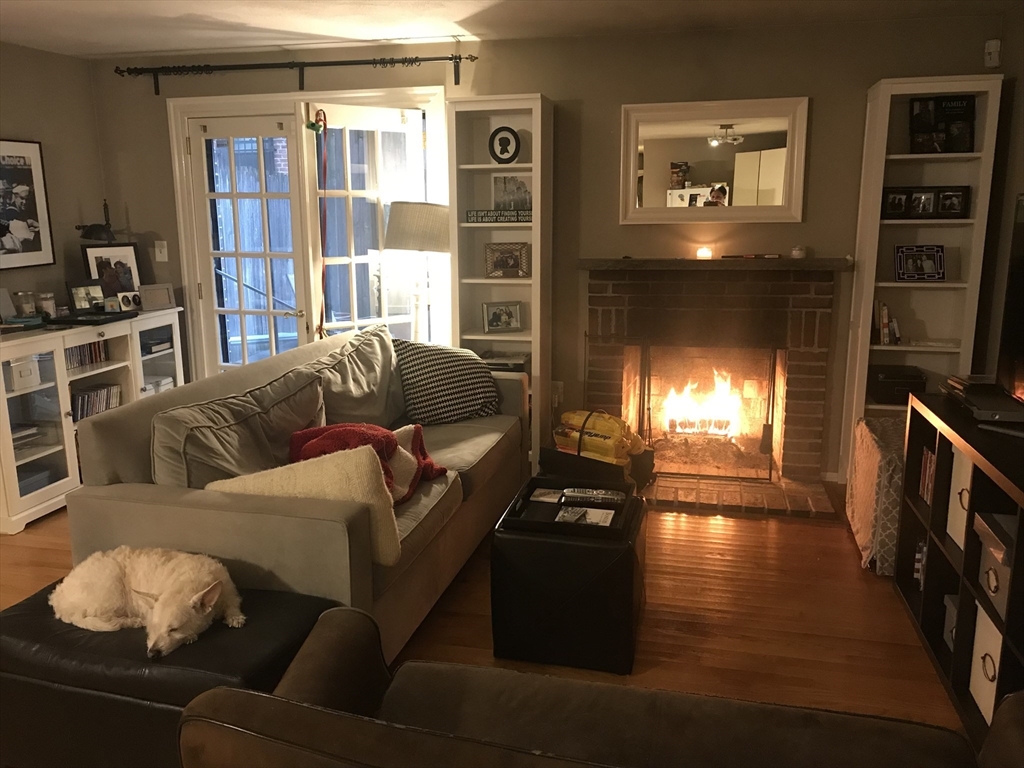 1 bed, 1 bath apartment for rent at 54 Temple Unit 1, Beacon Hill