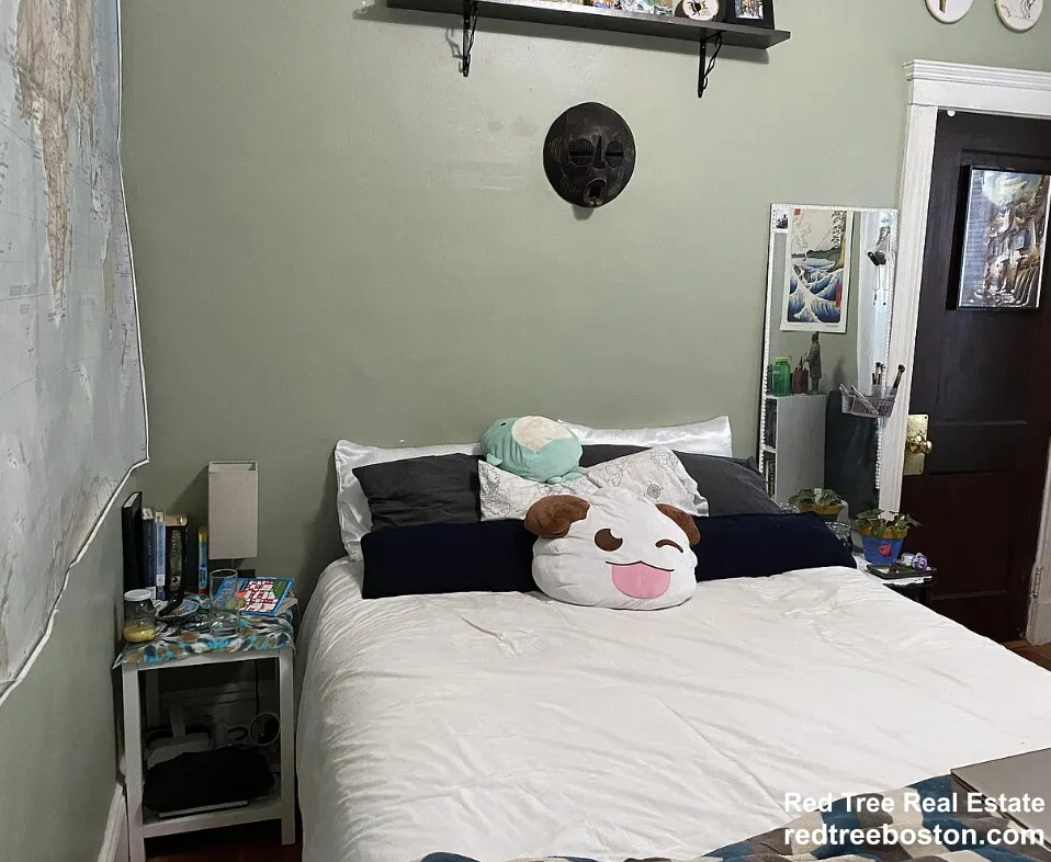 3 bed, 1 bath apartment for rent at 54 Tremont St Unit 2, Oak Square — photo 3 of 6