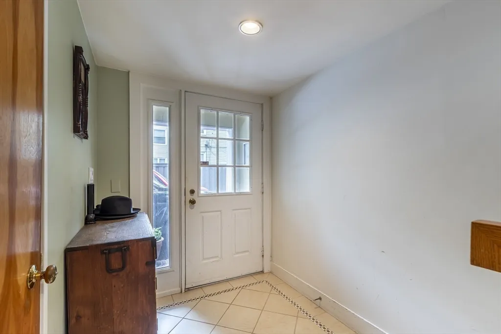 3 bed, 3 bath apartment for rent at 54 Trowbridge St Unit G, Mid-Cambridge — photo 14 of 38