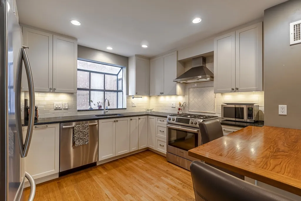3 bed, 3 bath apartment for rent at 54 Trowbridge St Unit G, Mid-Cambridge — photo 8 of 38