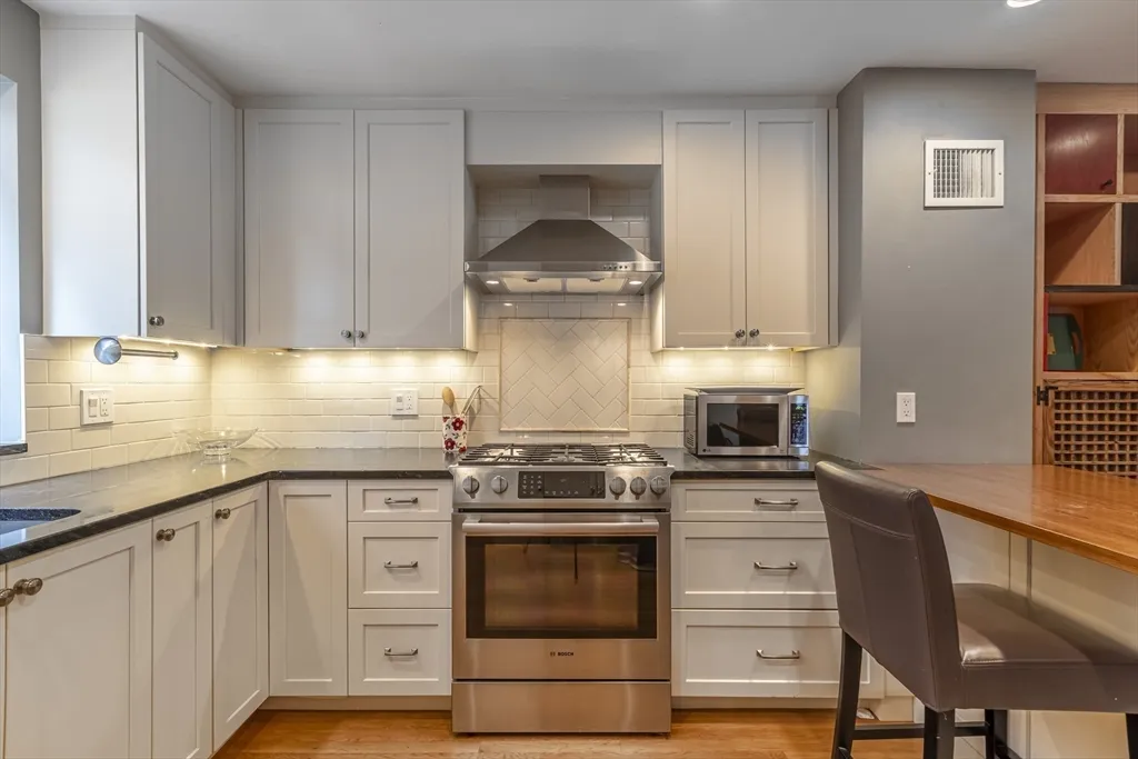 3 bed, 3 bath apartment for rent at 54 Trowbridge St Unit G, Mid-Cambridge — photo 11 of 38