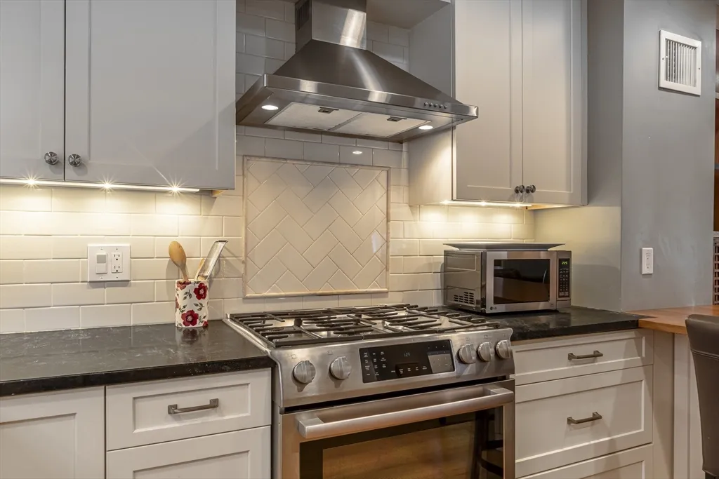 3 bed, 3 bath apartment for rent at 54 Trowbridge St Unit G, Mid-Cambridge — photo 12 of 38