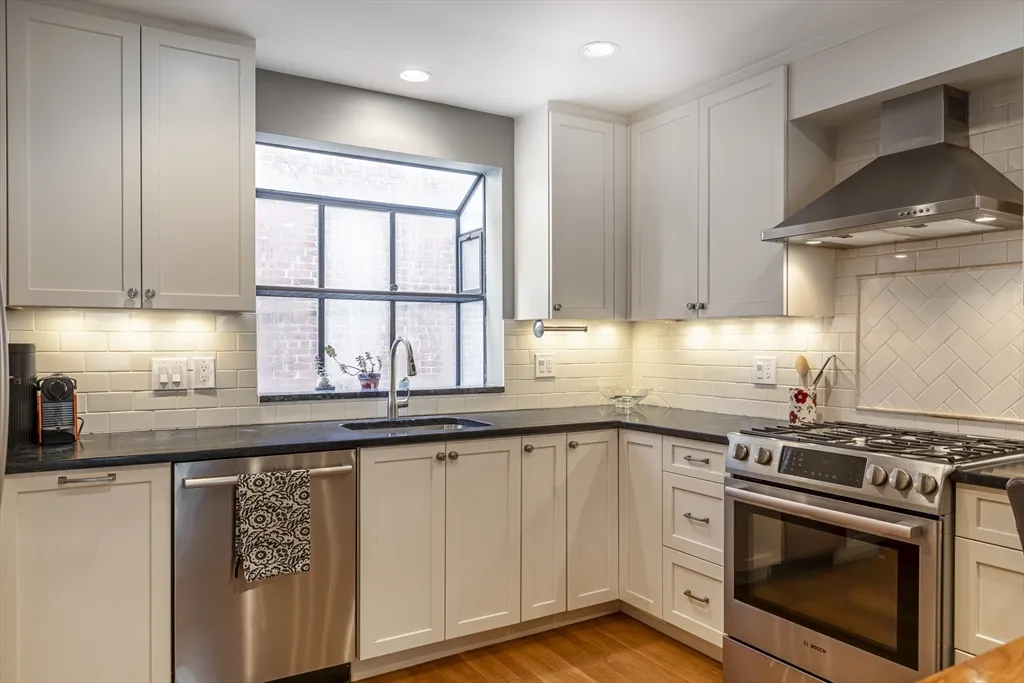 3 bed, 3 bath apartment for rent at 54 Trowbridge St Unit G, Mid-Cambridge — photo 10 of 38