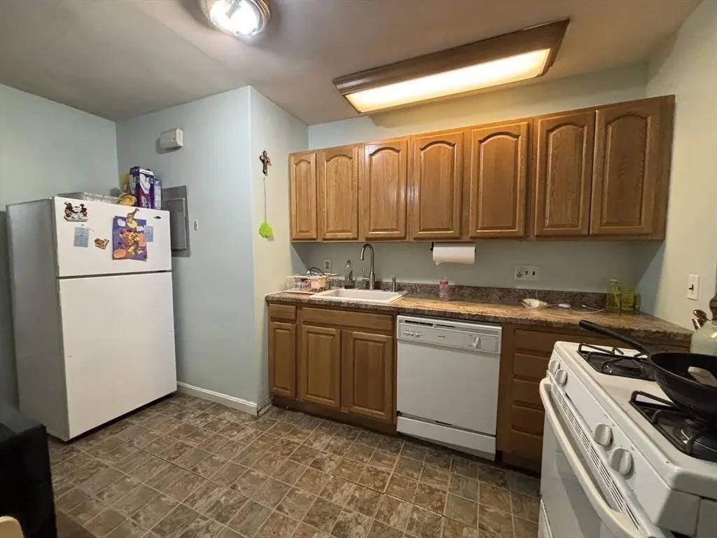 1 bed, 1 bath apartment for rent at 54 Tudor Unit 101, Lynn — photo 4 of 4