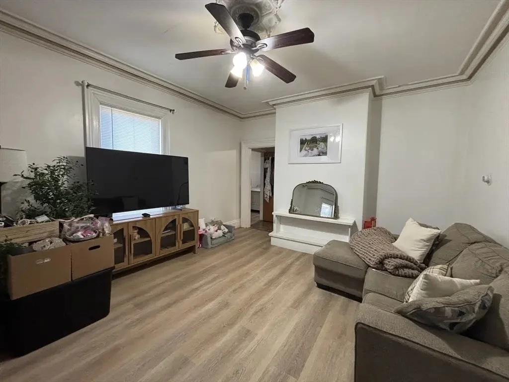 1 bed, 1 bath apartment for rent at 54 Tudor Unit 101, Lynn — photo 1 of 4