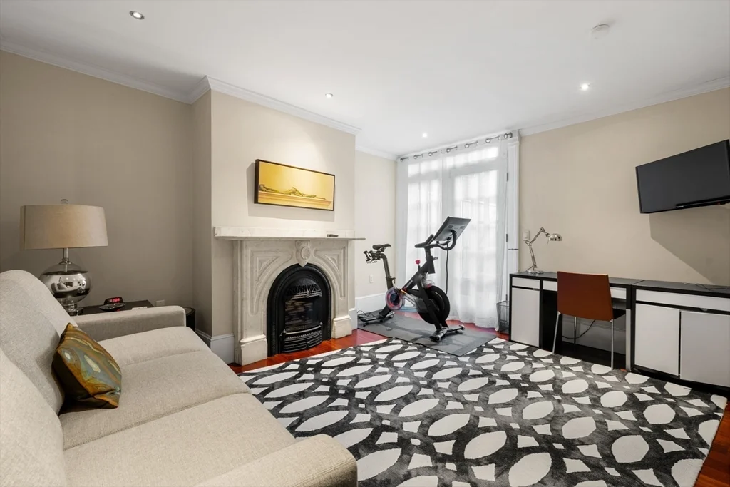 4 bed, 3 bath apartment for rent at 54 Union Park, South End — photo 30 of 35