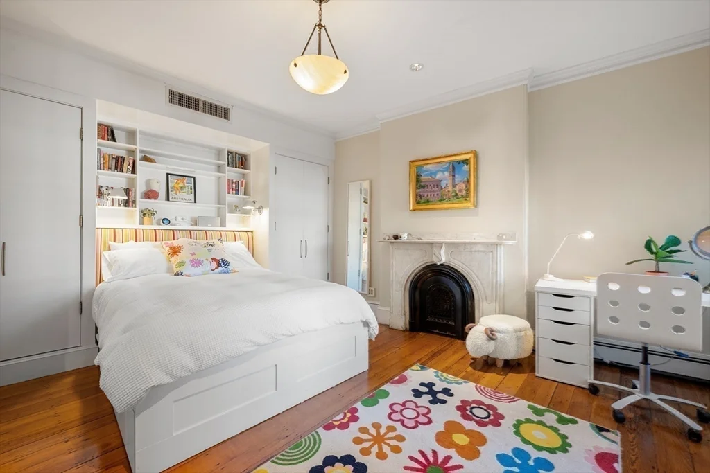 4 bed, 3 bath apartment for rent at 54 Union Park, South End — photo 16 of 35