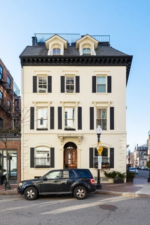 4 bed, 3 bath apartment for rent at 54 Union Park, South End — photo 1 of 35