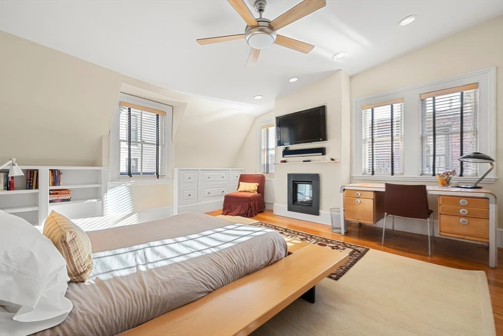 4 bed, 3 bath apartment for rent at 54 Union Park, South End — photo 23 of 35