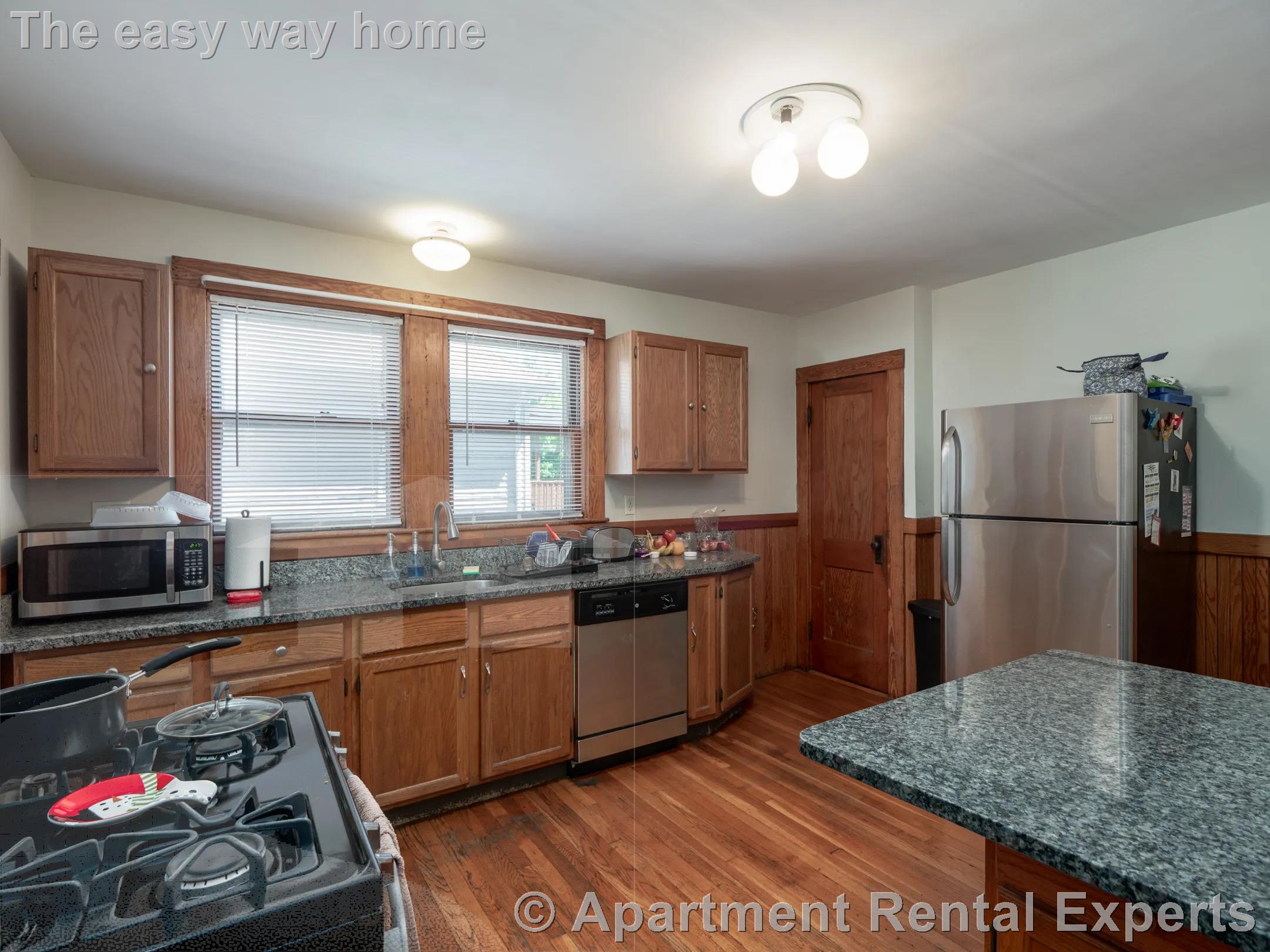 3 bed, 1 bath apartment for rent at 54 Upland Rd, Tufts