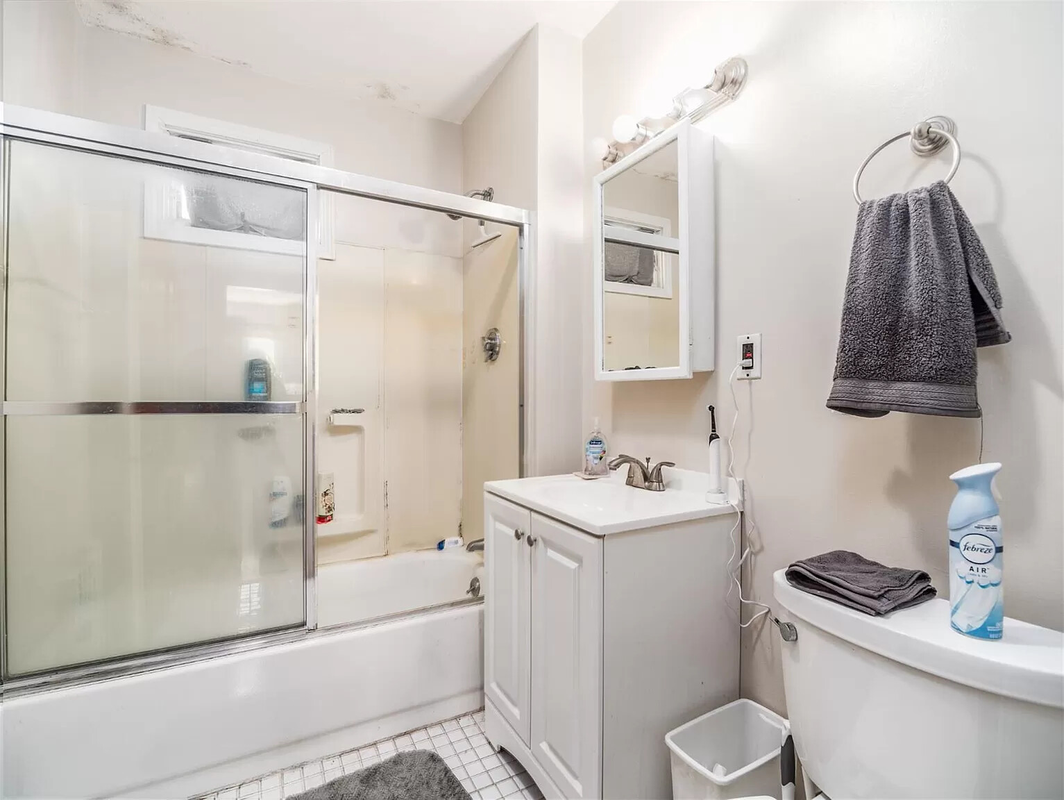 3 bed, 1 bath apartment for rent at 54 Upland Rd Unit 2, West Somerville — photo 13 of 14