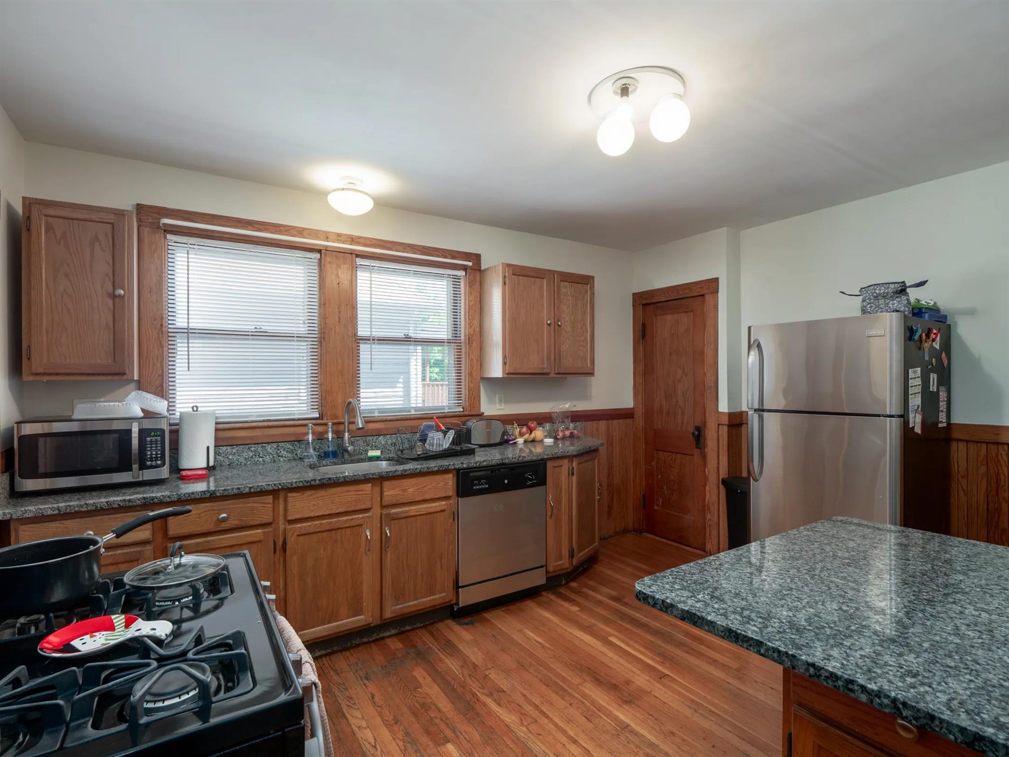 3 bed, 1 bath apartment for rent at 54 Upland Rd Unit 54, West Somerville — photo 4 of 23
