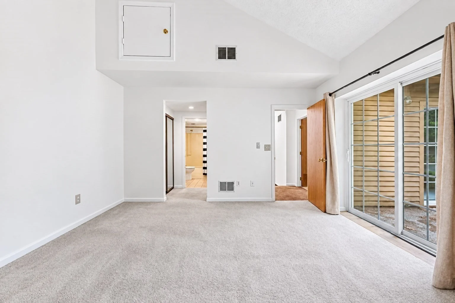 2 bed, 2 bath apartment for rent at 54 Voyagers Ln Unit 54, Ashland — photo 8 of 23
