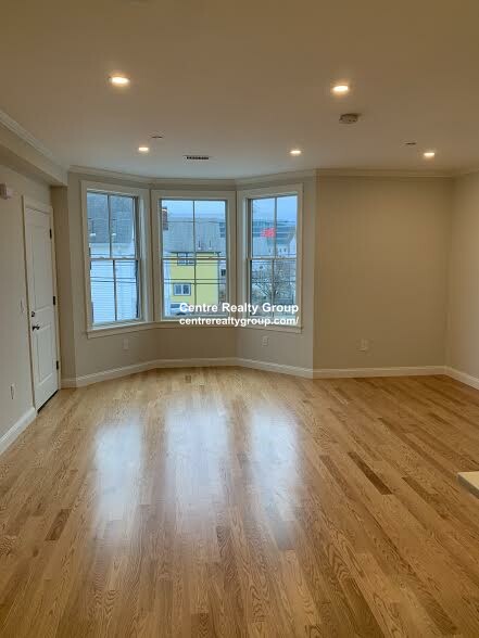 3 bed, 3 bath apartment for rent at 54 Waverly St Unit 2, Brighton — photo 4 of 15