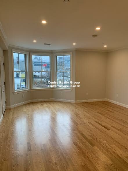 3 bed, 3 bath apartment for rent at 54 Waverly St Unit 2, Brighton — photo 5 of 15