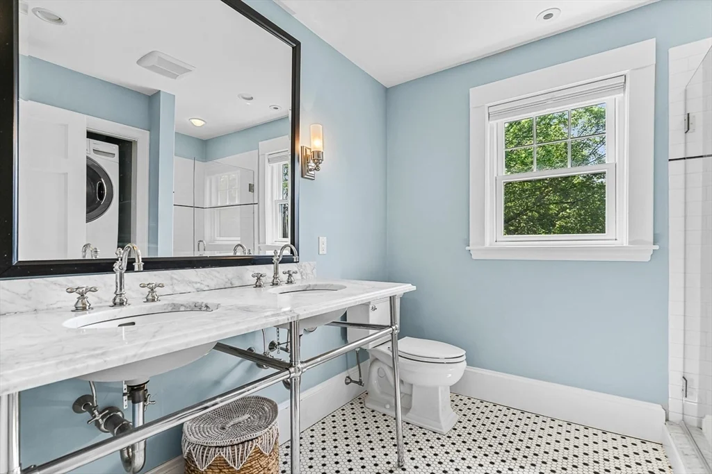 6 bed, 3 bath apartment for rent at 54 Wedgemere Ave, Wedgemere — photo 26 of 42