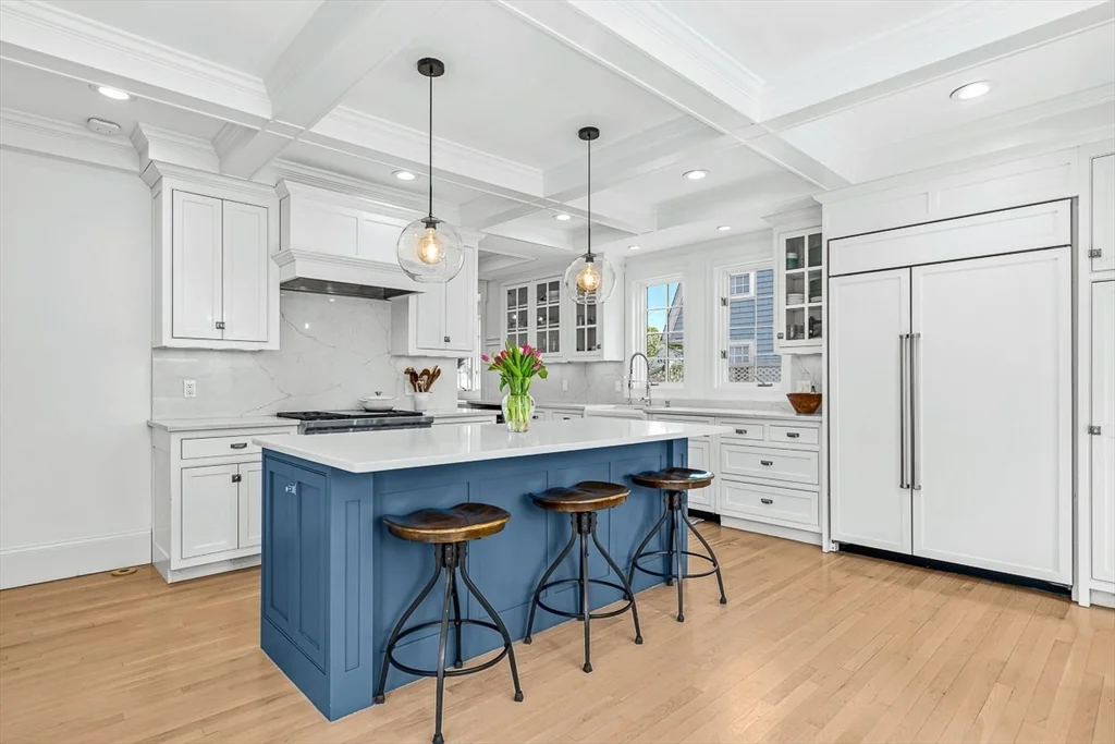 6 bed, 3 bath apartment for rent at 54 Wedgemere Ave, Wedgemere — photo 14 of 42