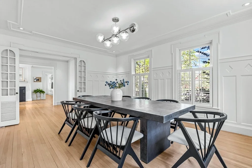 6 bed, 3 bath apartment for rent at 54 Wedgemere Ave, Wedgemere — photo 19 of 42