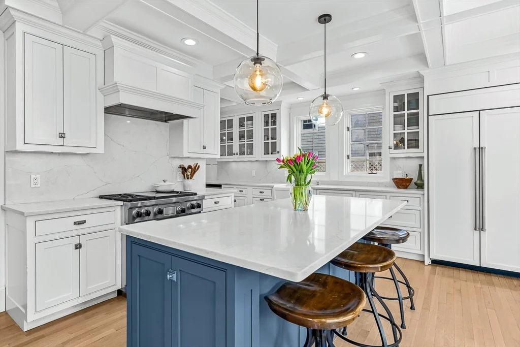 6 bed, 3 bath apartment for rent at 54 Wedgemere Ave, Wedgemere — photo 12 of 42