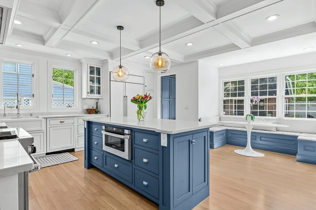 6 bed, 3 bath apartment for rent at 54 Wedgemere Ave, Wedgemere — photo 15 of 42