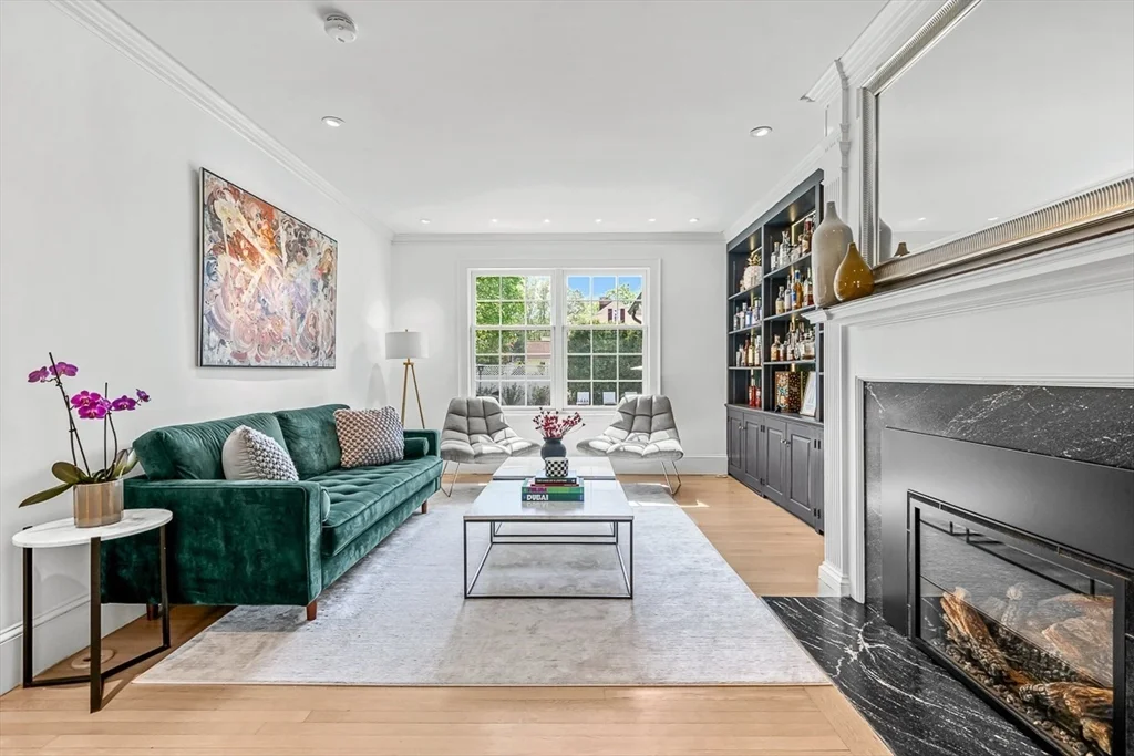 6 bed, 3 bath apartment for rent at 54 Wedgemere Ave, Wedgemere — photo 9 of 42
