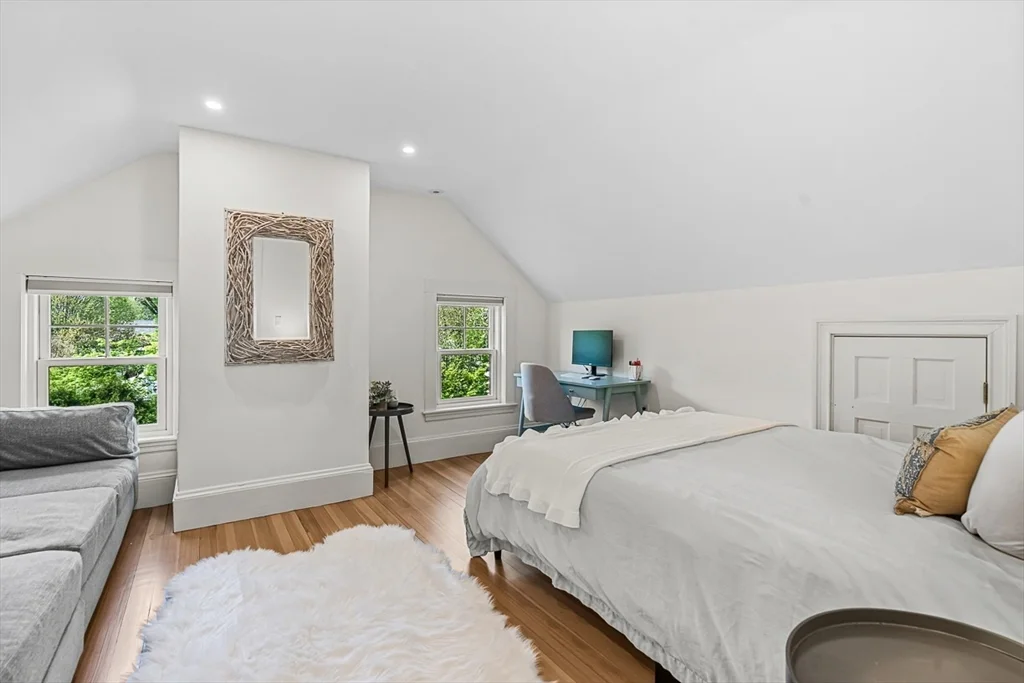 6 bed, 3 bath apartment for rent at 54 Wedgemere Ave, Wedgemere — photo 31 of 42