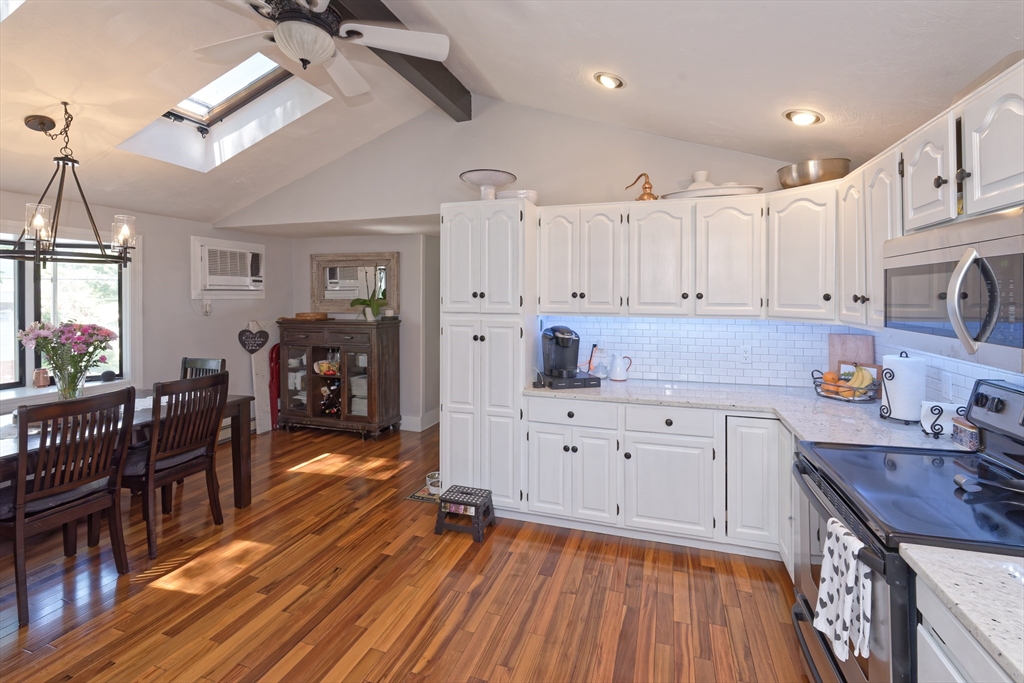 4 bed, 1 bath apartment for rent at 54 West Main Unit 2, Marlborough — photo 8 of 41