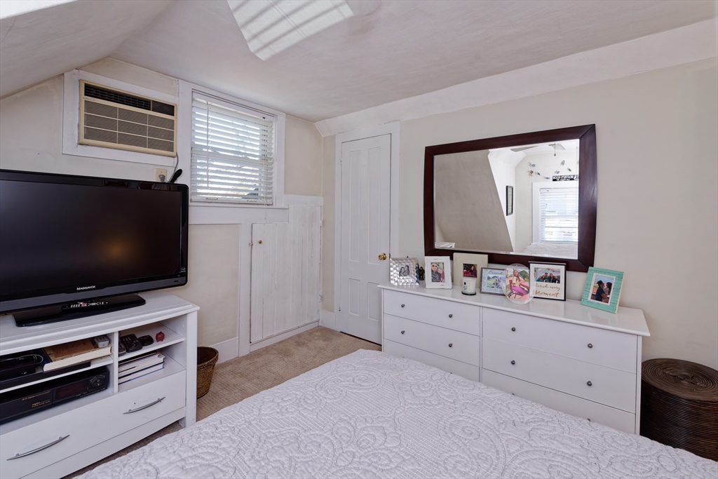 4 bed, 1 bath apartment for rent at 54 West Main Unit 2, Marlborough — photo 36 of 41