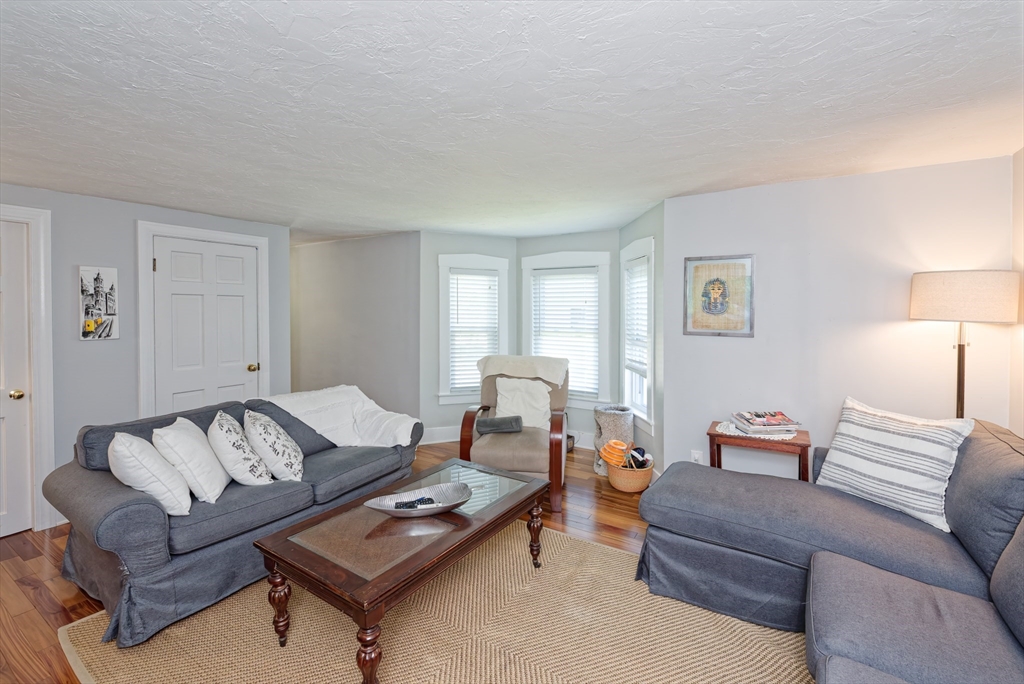 4 bed, 1 bath apartment for rent at 54 West Main Unit 2, Marlborough — photo 17 of 41