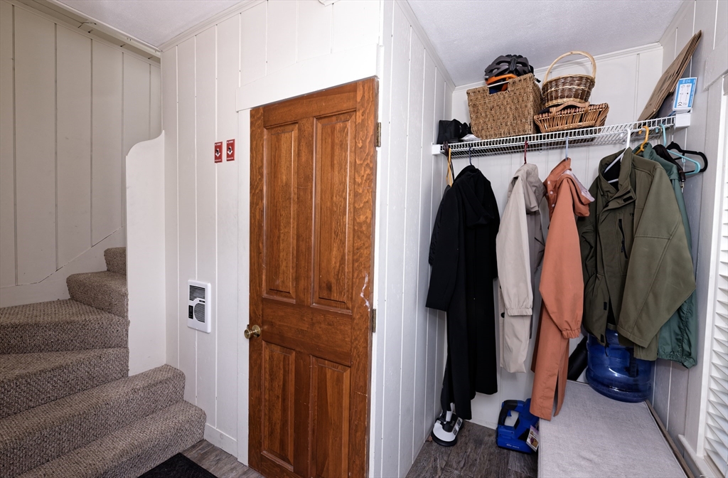 4 bed, 1 bath apartment for rent at 54 West Main Unit 2, Marlborough — photo 6 of 41