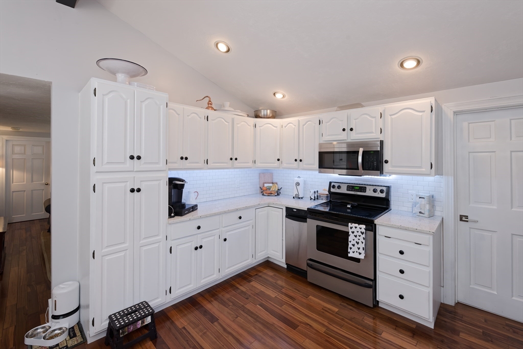 4 bed, 1 bath apartment for rent at 54 West Main Unit 2, Marlborough — photo 12 of 41