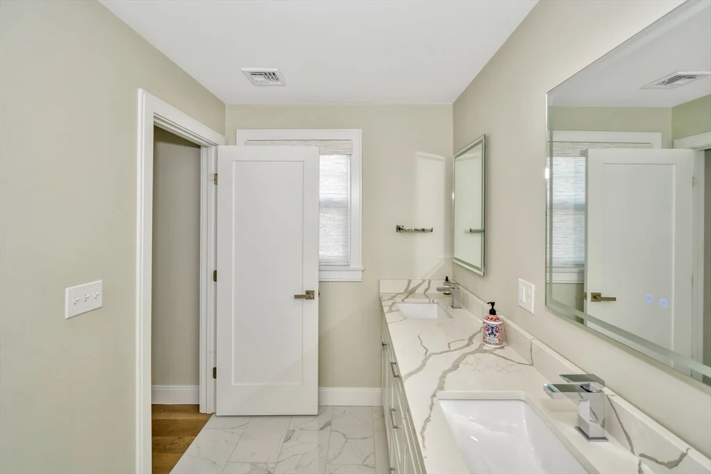 4 bed, 2 bath apartment for rent at 54 Williams Ave Unit A, Hyde Park — photo 10 of 29