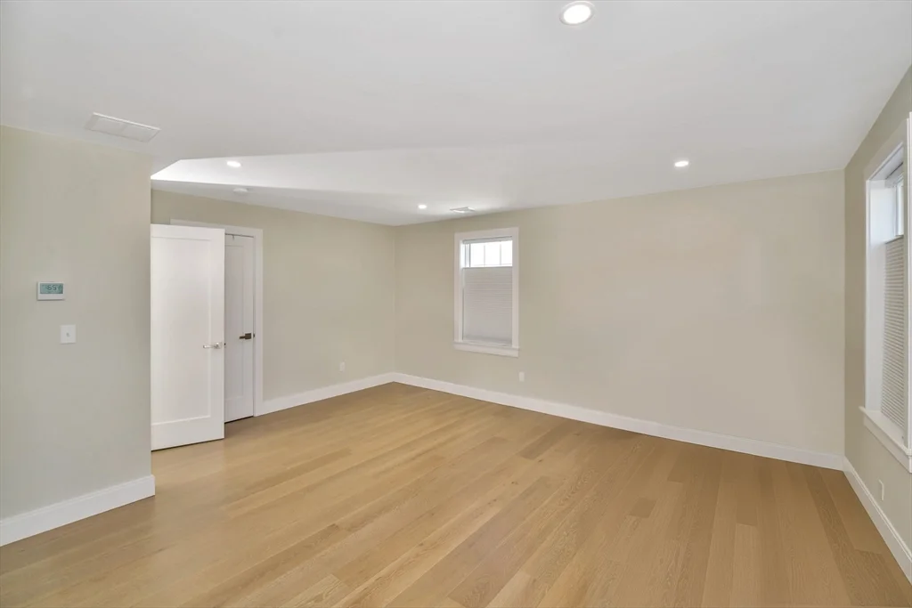4 bed, 2 bath apartment for rent at 54 Williams Ave Unit A, Hyde Park — photo 9 of 29