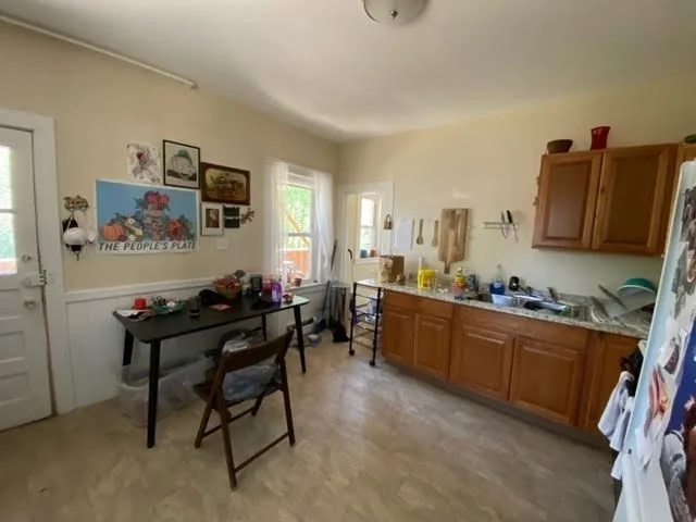 2 bed, 1 bath apartment for rent at 54 Williams Unit 1, Northampton — photo 4 of 7