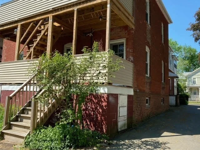 2 bed, 1 bath apartment for rent at 54 Williams Unit 1, Northampton — photo 2 of 7