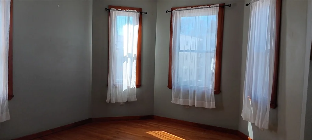 2 bed, 1 bath apartment for rent at 540 Hyde Park Ave Unit 2, Roslindale — photo 3 of 6