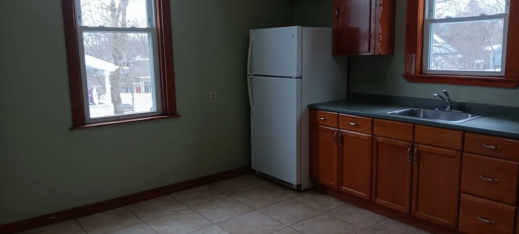 2 bed, 1 bath apartment for rent at 540 Hyde Park Ave Unit 2, Roslindale — photo 2 of 6