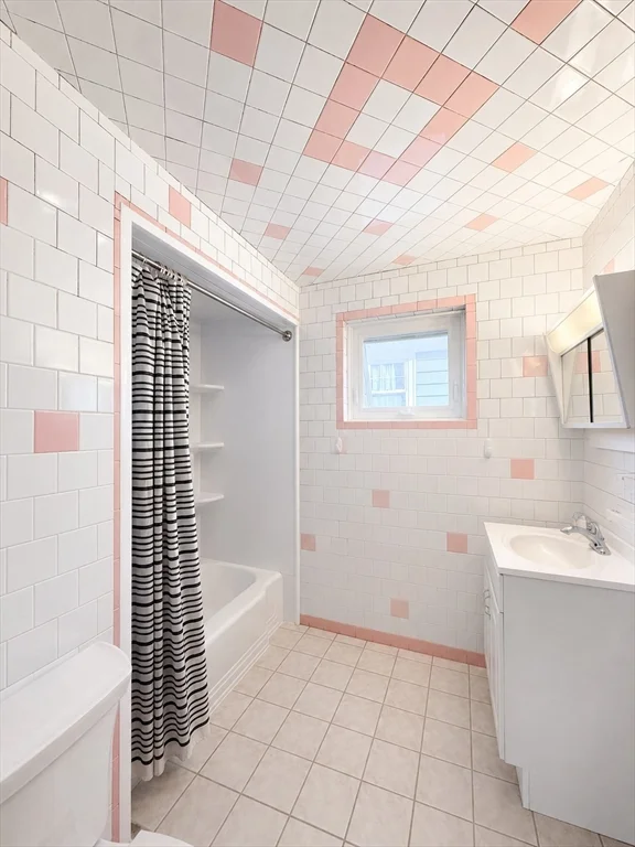 2 bed, 1 bath apartment for rent at 540 Main St Unit 2, Medford — photo 12 of 17