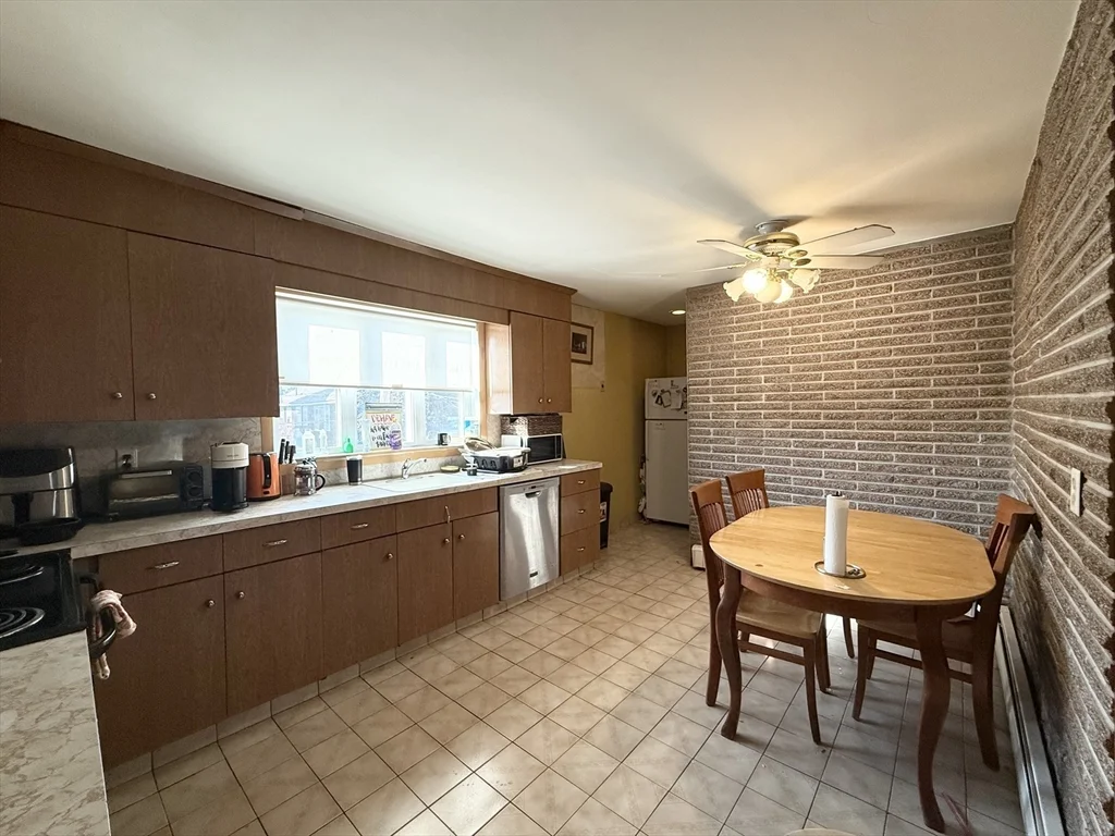 2 bed, 1 bath apartment for rent at 540 Main St Unit 2, Medford — photo 2 of 17