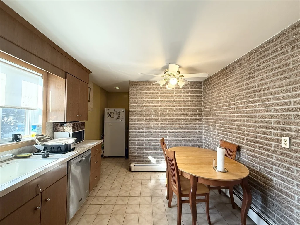 2 bed, 1 bath apartment for rent at 540 Main St Unit 2, Medford — photo 3 of 17
