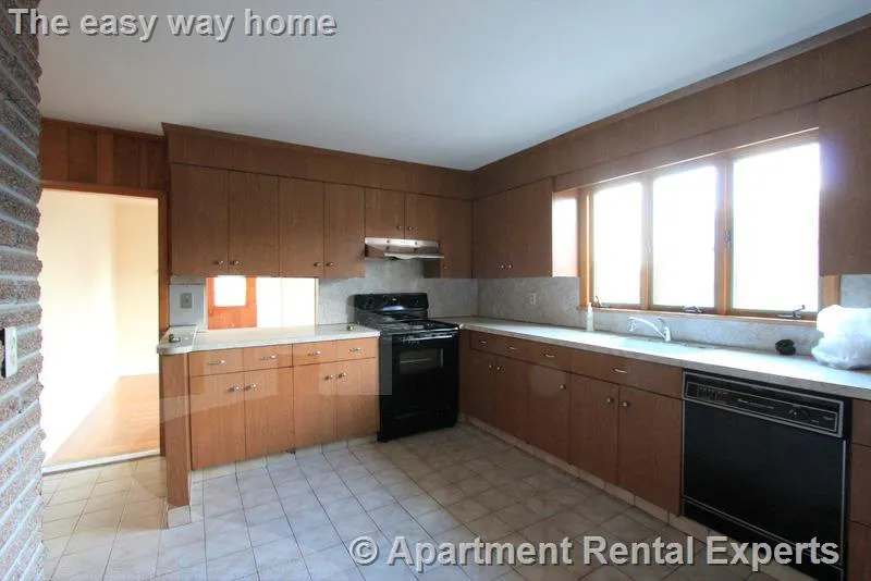 2 bed, 1 bath apartment for rent at 540 Main St Unit 2, Tufts — photo 1 of 24