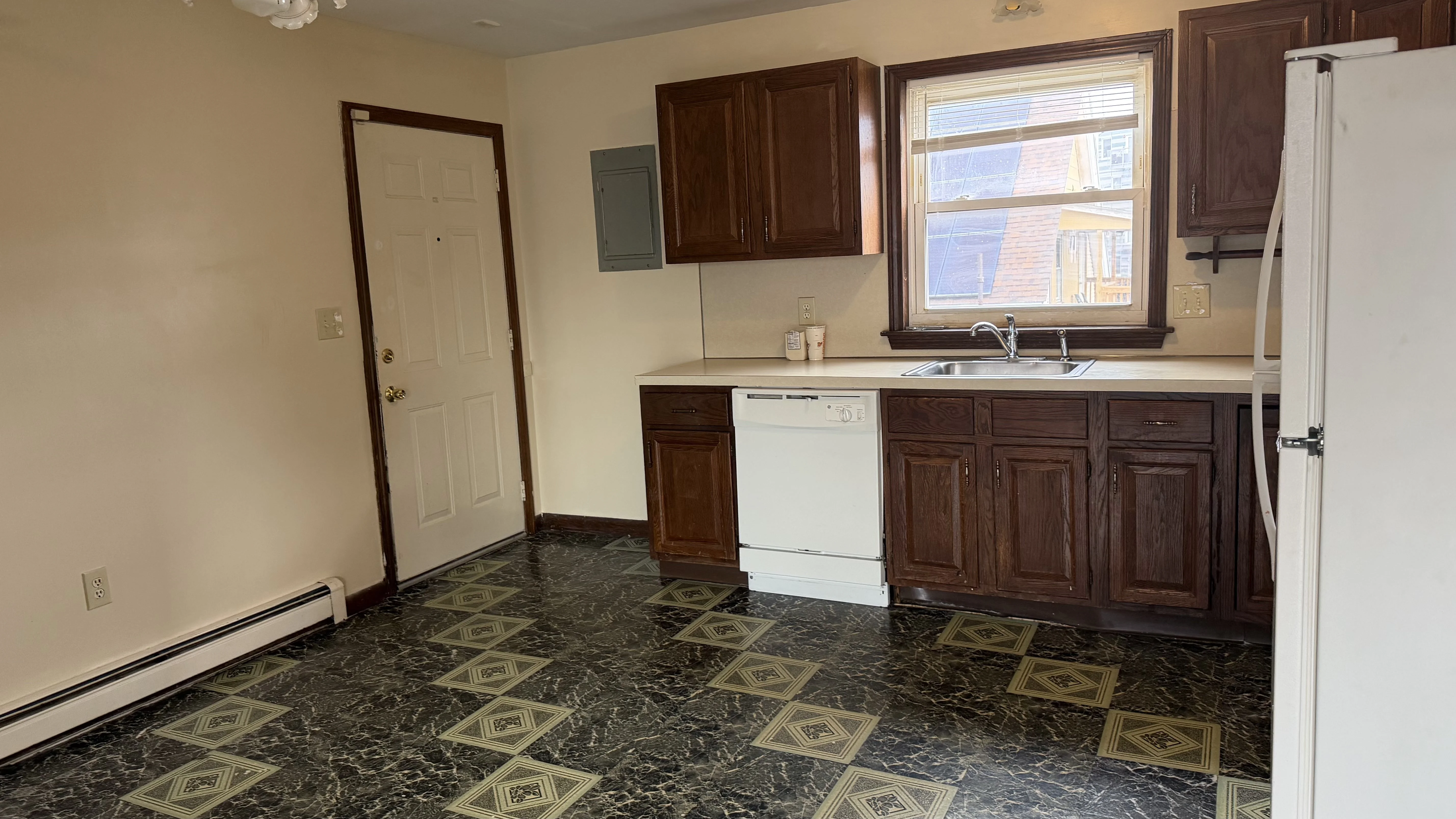 2 bed, 1 bath apartment for rent at 541 Revere St Unit 3b, Revere — photo 4 of 15