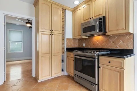 2 bed, 1 bath apartment for rent at 541 Washington Unit 2, Chelsea — photo 4 of 13