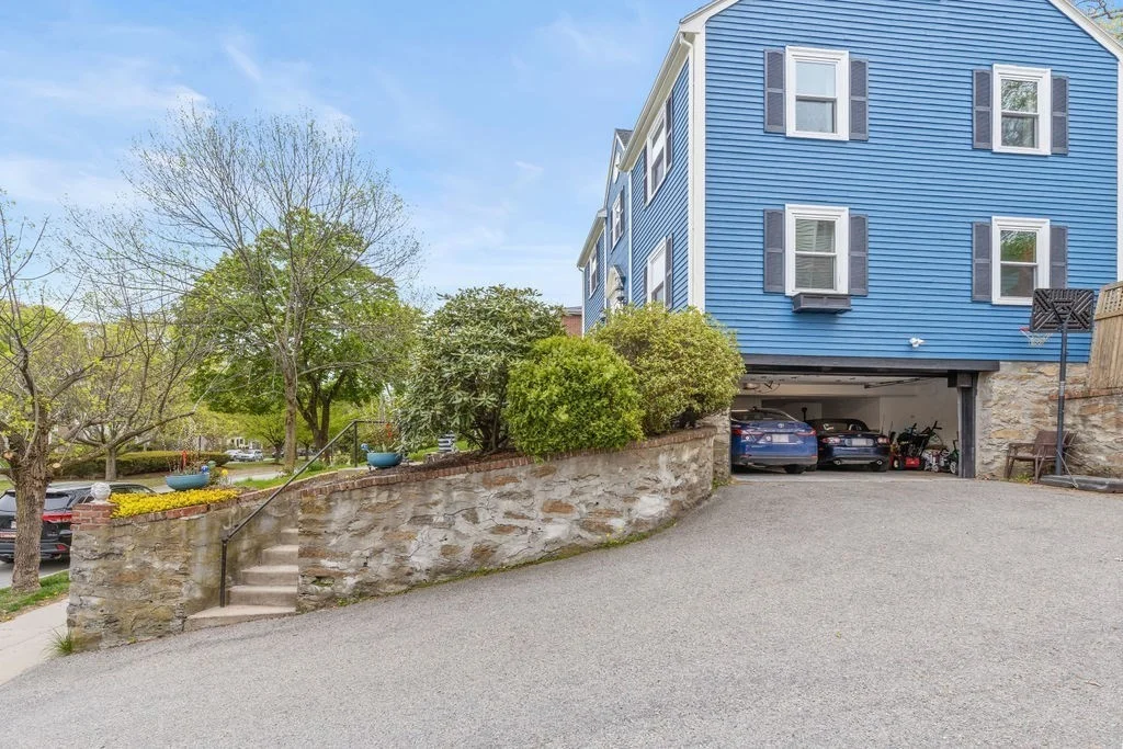 5 bed, 3 bath apartment for rent at 542 Commonwealth Ave Unit 542, Newton — photo 30 of 31