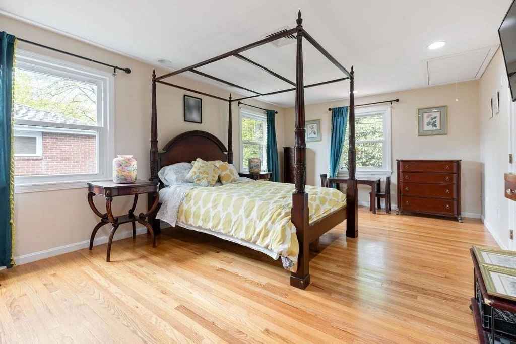 5 bed, 3 bath apartment for rent at 542 Commonwealth Ave Unit 542, Newton — photo 18 of 31