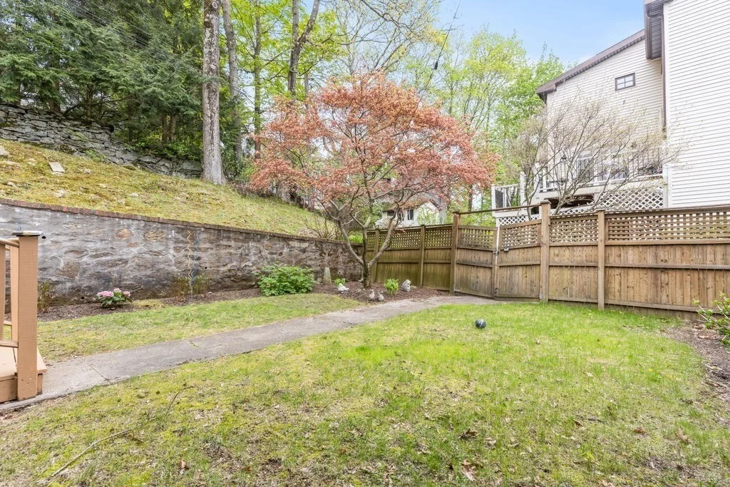5 bed, 3 bath apartment for rent at 542 Commonwealth Ave Unit 542, Newton — photo 29 of 31