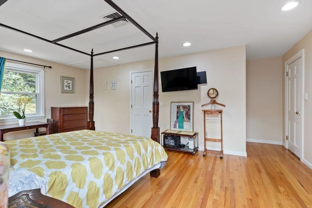 5 bed, 3 bath apartment for rent at 542 Commonwealth Ave Unit 542, Newton — photo 19 of 31